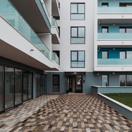 One Apart T3 With Free Parking Appartamento